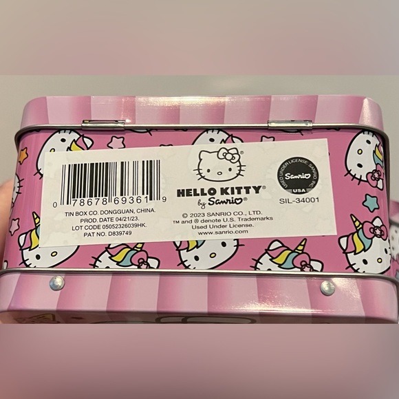 Hello Kitty Metal Tin/Purse - Picture 4 of 4